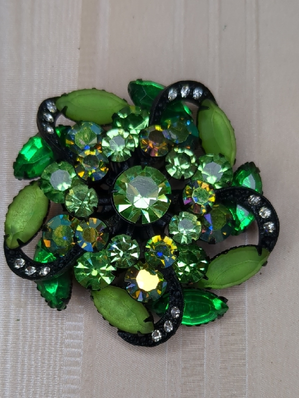 Vintage 1950s Green Crystal Brooch Emerald Navettes Japanned Gothic Revival
